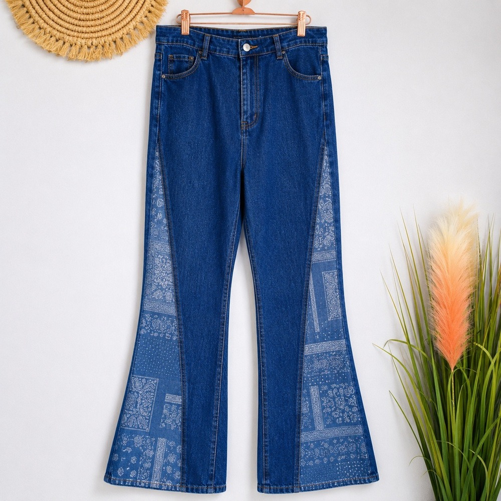 CIDER Mid Rise Paisley Bandana Patch Denim Flare Jeans SZ Large 30 Waist - Picture 8 of 8